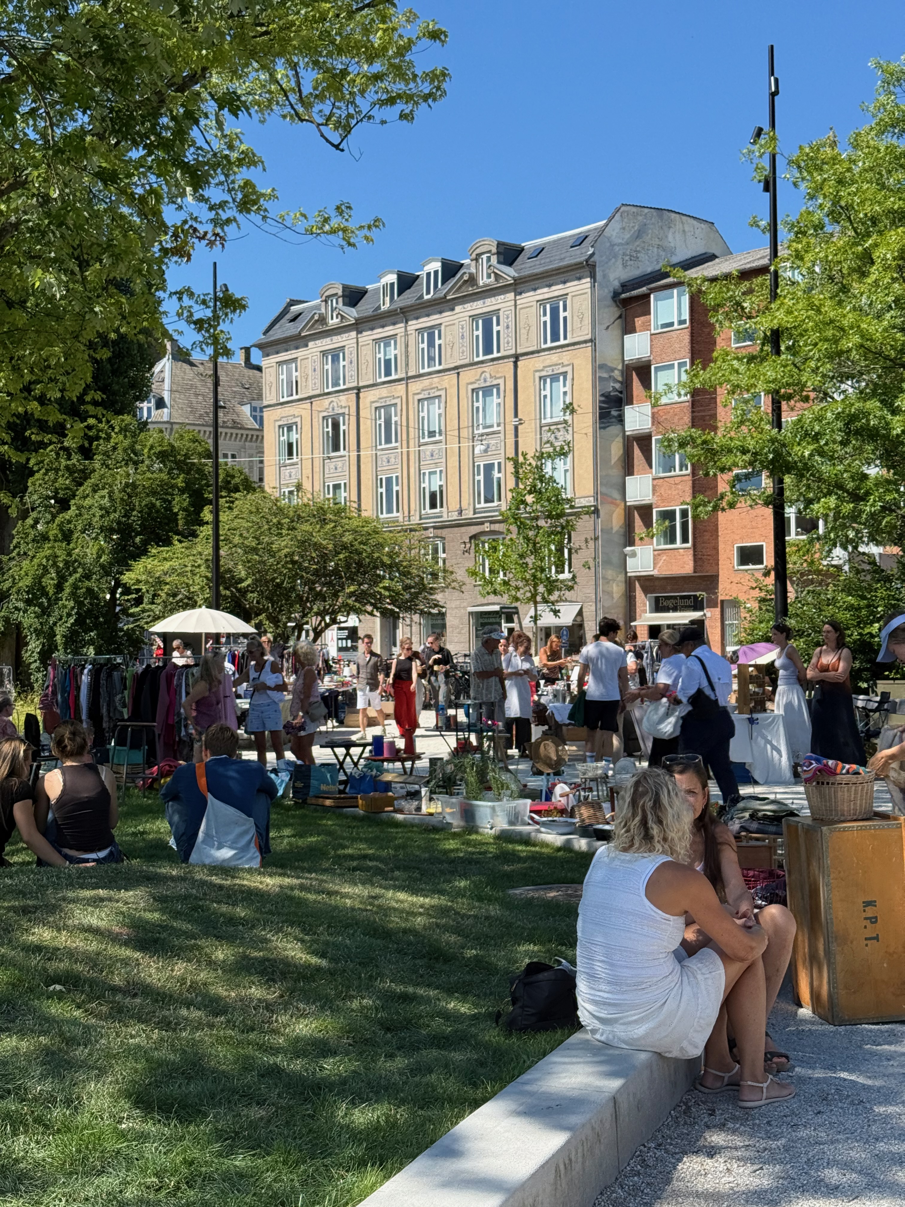 Cover: «Second-hand does not work because of awareness, but because of infrastructure.» — anthropology, Denmark, Copenhagen | Naama Cohen