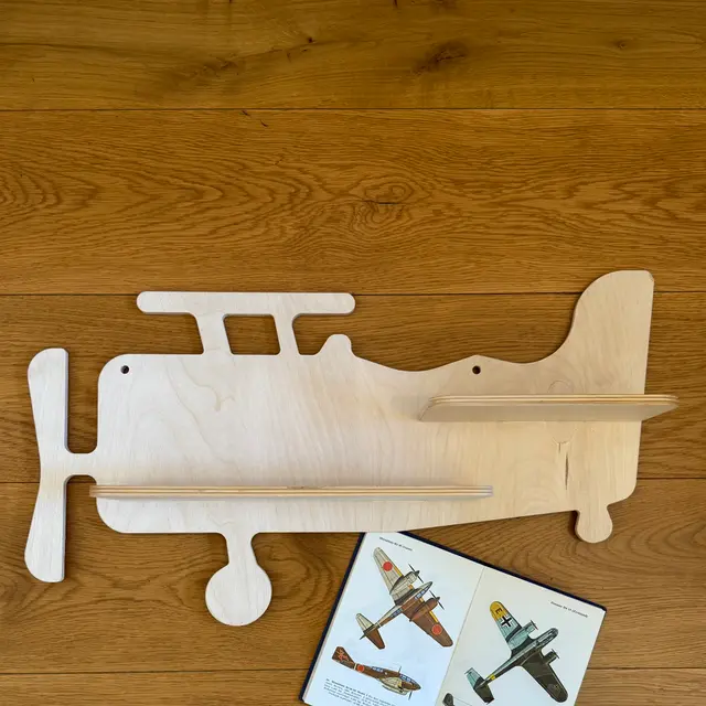 וינטג׳ ורטרו בדנמרק — מדף קיר מעץ דני - מטוס, Pixiform, 2020. Furniture, יד שניה מקופנהגן | דייניש | Field Notes & Finds