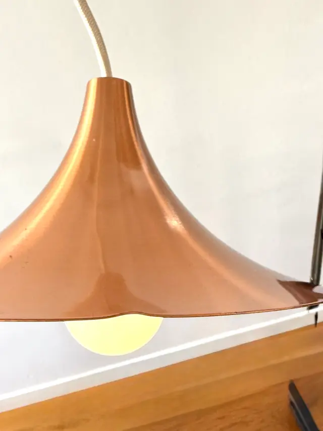 וינטג׳ ורטרו בדנמרק — מנורת תלייה 'Golden Pink' מאת Strini Belysning. Lighting, יד שניה מקופנהגן | דייניש | Field Notes & Finds