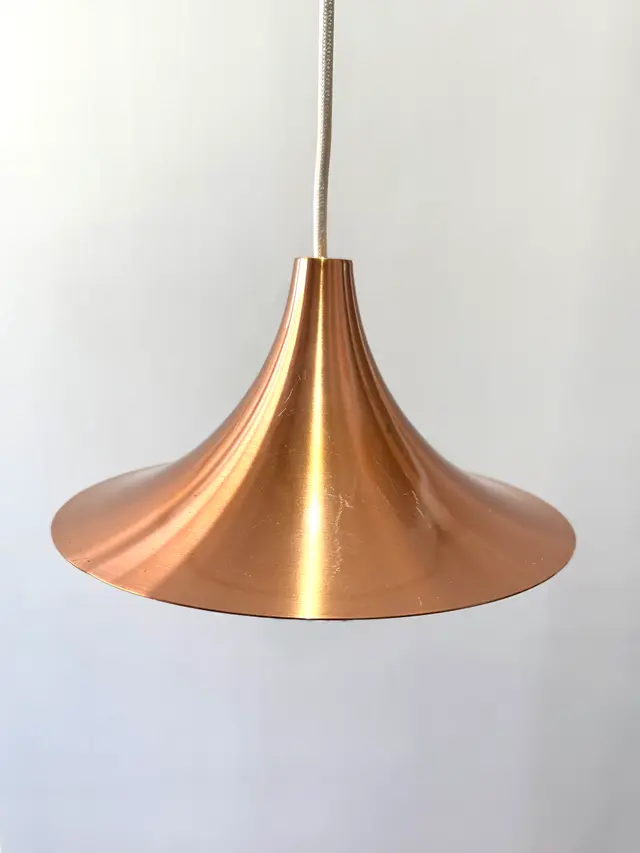 וינטג׳ ורטרו בדנמרק — מנורת תלייה 'Golden Pink' מאת Strini Belysning. Lighting, יד שניה מקופנהגן | דייניש | Field Notes & Finds