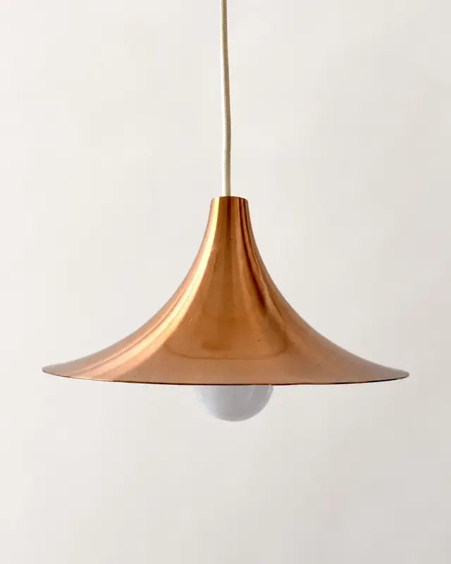 וינטג׳ ורטרו בדנמרק — מנורת תלייה 'Golden Pink' מאת Strini Belysning. Lighting, יד שניה מקופנהגן | דייניש | Field Notes & Finds