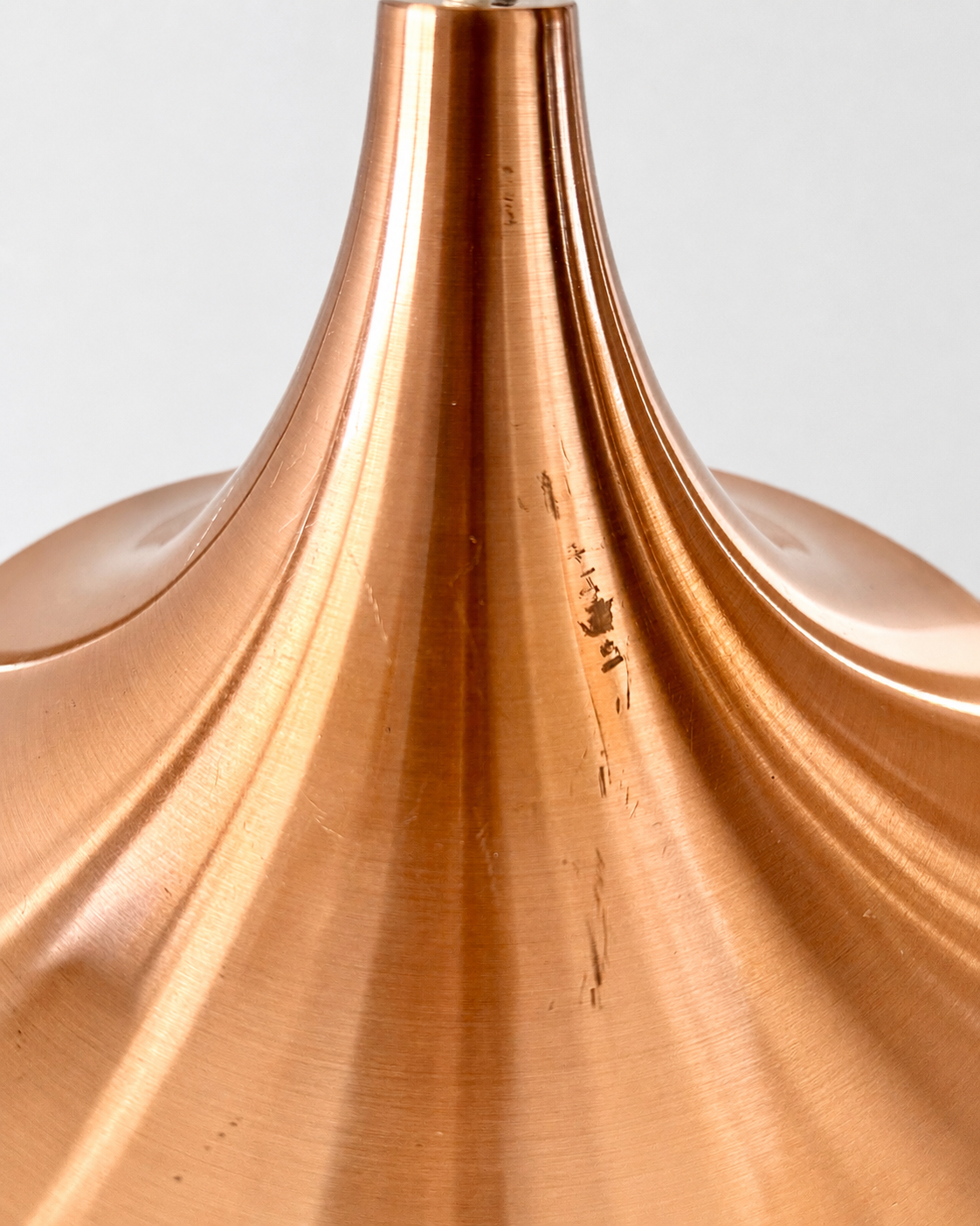וינטג׳ ורטרו בדנמרק — מנורת תלייה 'Golden Pink' מאת Strini Belysning. Lighting, יד שניה מקופנהגן | דייניש | Field Notes & Finds