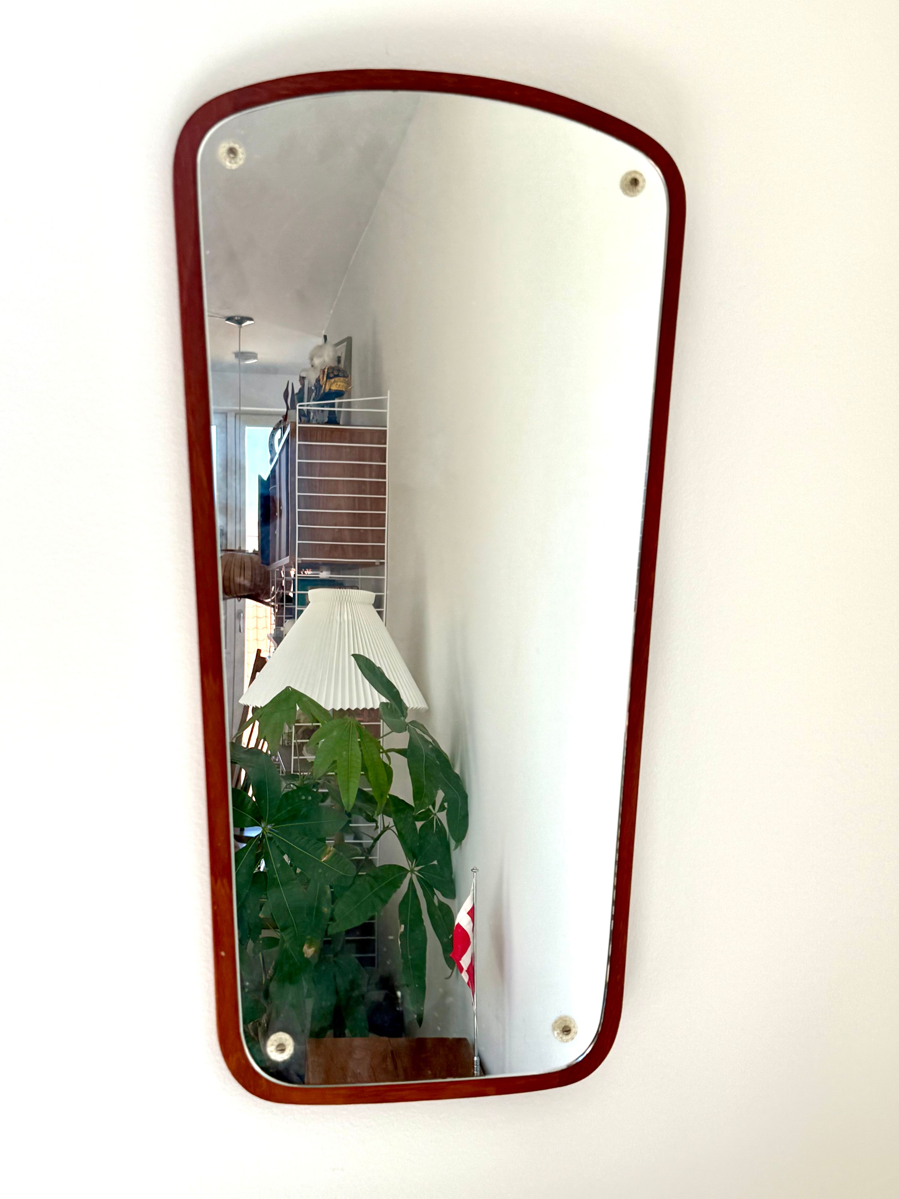 וינטג׳ ורטרו בדנמרק — מראה טיק אמצע המאה. Decor, יד שניה מקופנהגן | דייניש | Field Notes & Finds