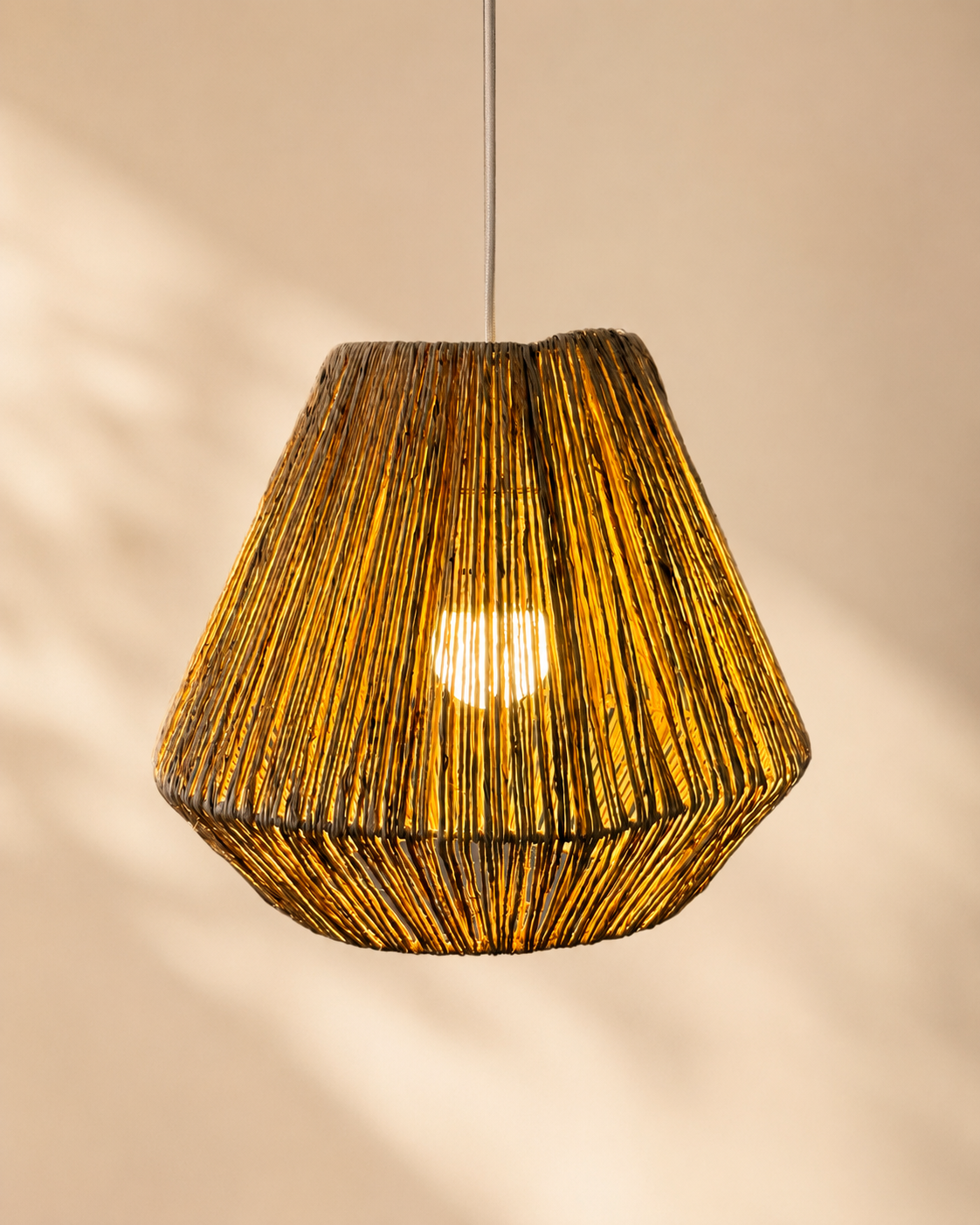 וינטג׳ ורטרו בדנמרק — מנורת תלייה יוטה. Lighting, יד שניה מקופנהגן | דייניש | Field Notes & Finds