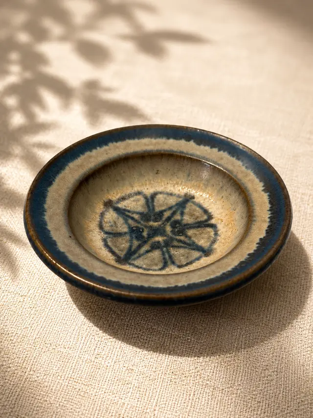 וינטג׳ ורטרו בדנמרק — קערת קרמיקה של סולהולם. Decor, יד שניה מקופנהגן | דייניש | Field Notes & Finds